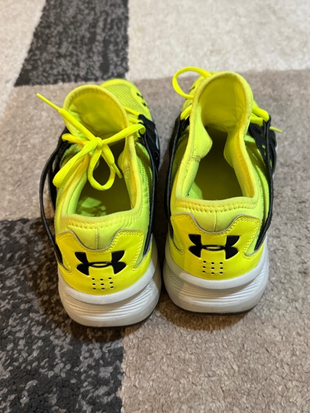 Men’s Under Armour Charged Cushioning Size 13 Neon Yellow Athletic Shoes - Picture 3 of 5